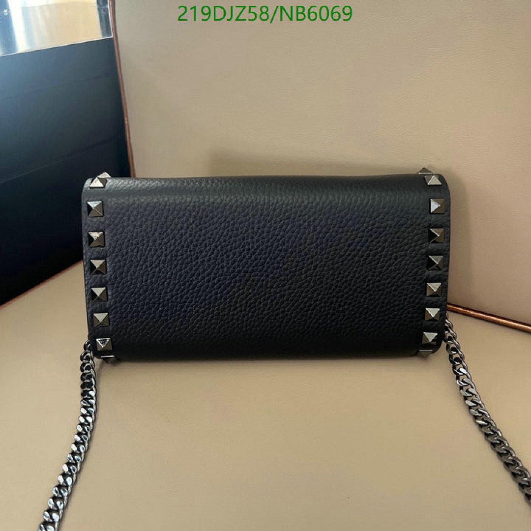 Valentino-Bag-Mirror Quality Code: NB6069 $: 219USD