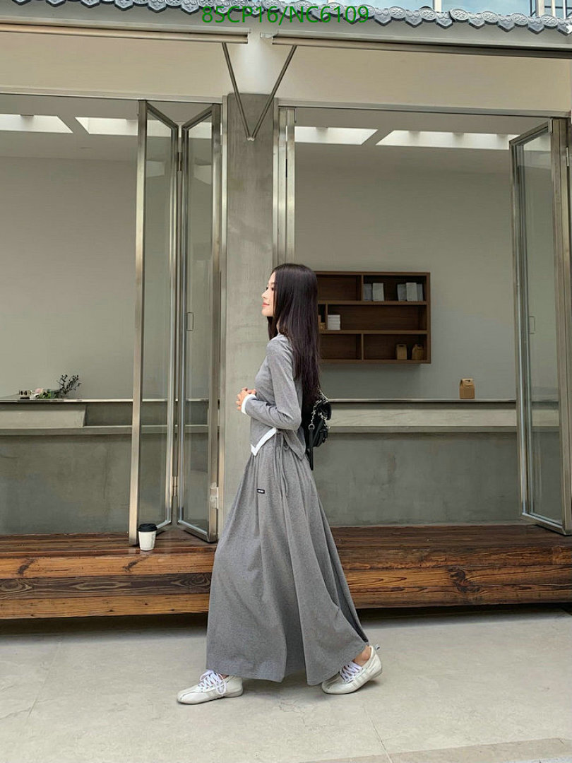 MIUMIU-Clothing Code: NC6109 $: 85USD