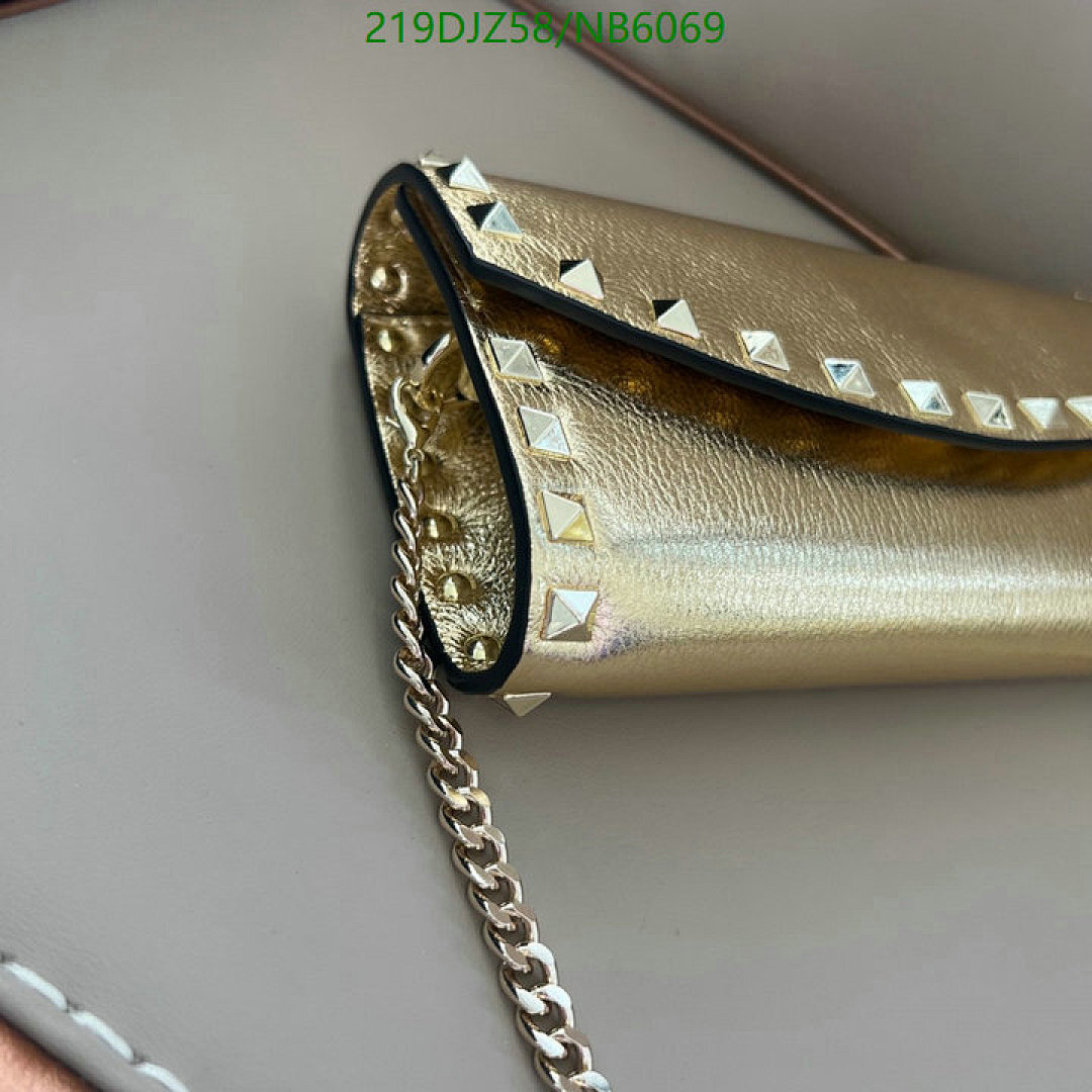 Valentino-Bag-Mirror Quality Code: NB6069 $: 219USD
