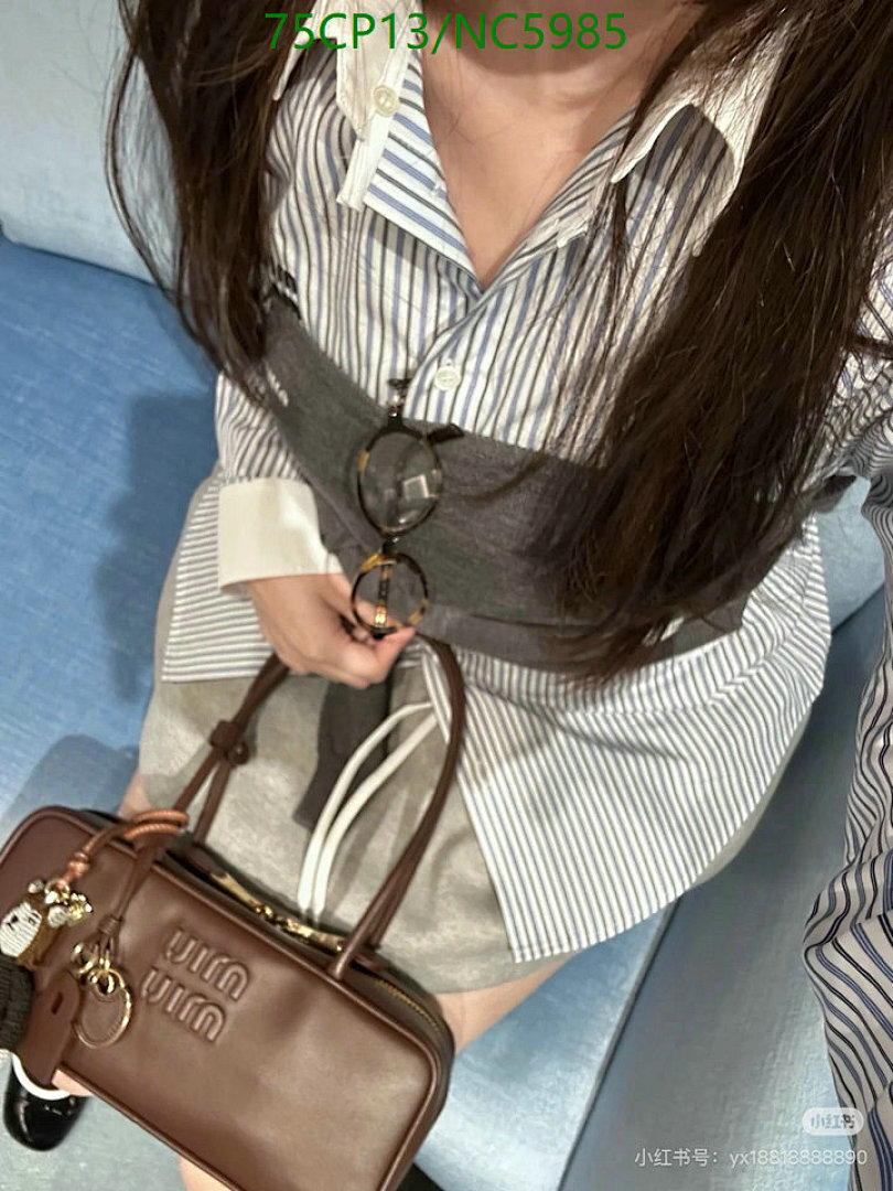 MIUMIU-Clothing Code: NC5985 $: 75USD