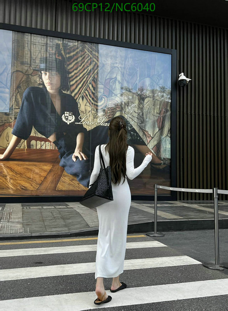 LV-Clothing Code: NC6040 $: 69USD