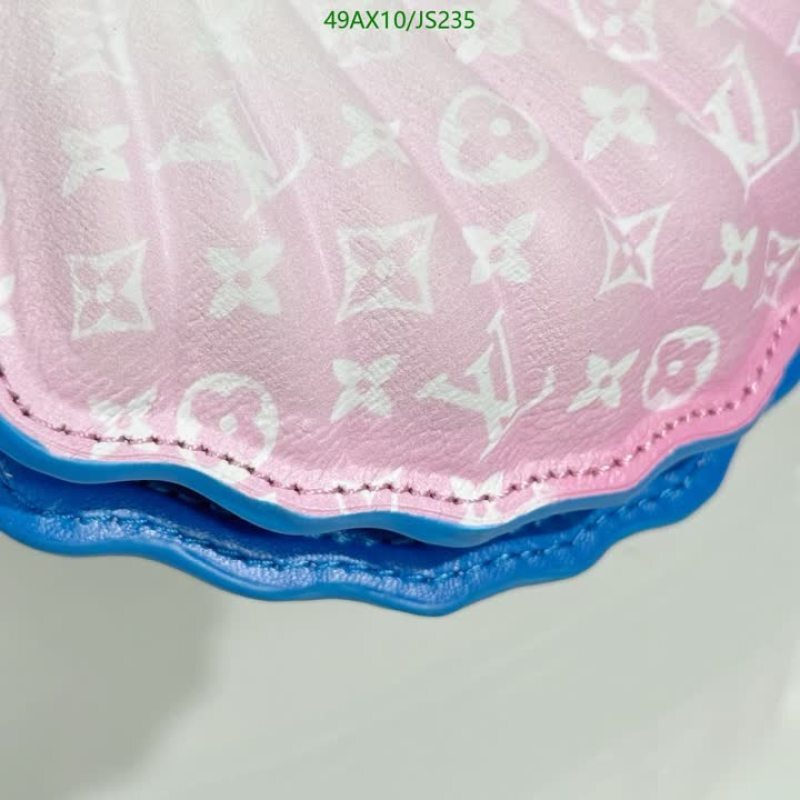 LV-Key pendant Code: JS235 $: 49USD