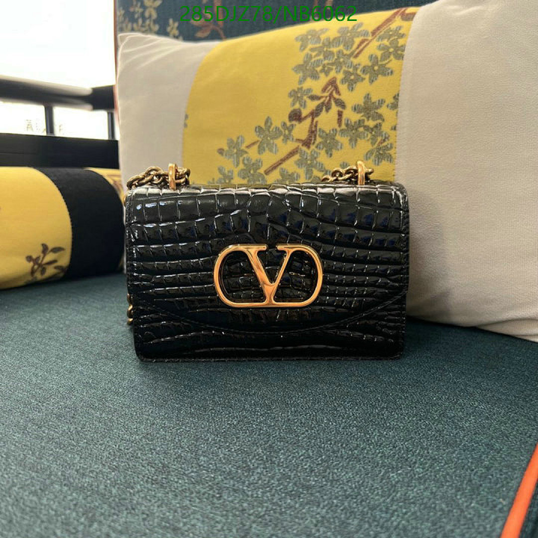 Valentino-Bag-Mirror Quality Code: NB6062 $: 285USD