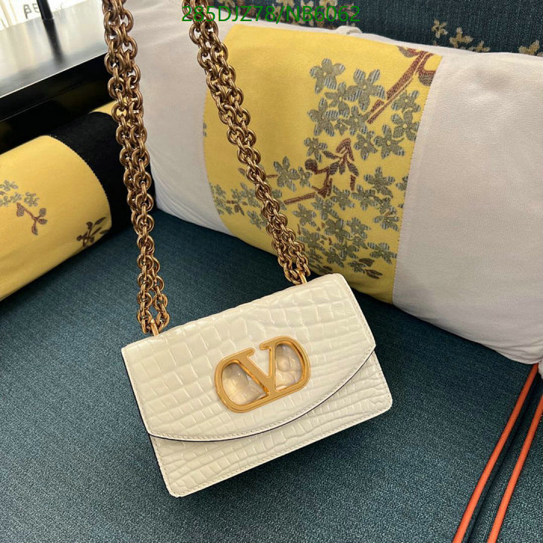 Valentino-Bag-Mirror Quality Code: NB6062 $: 285USD