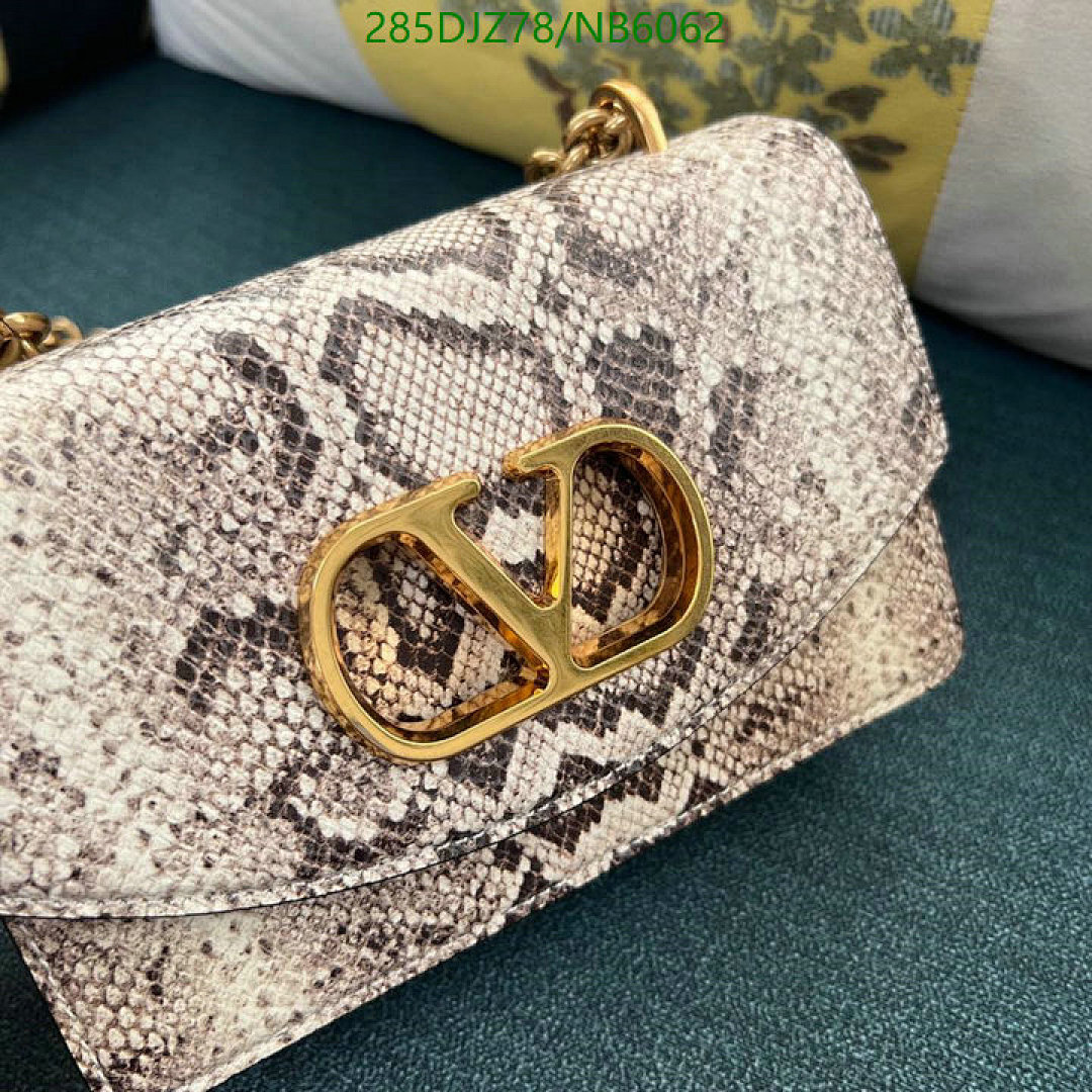 Valentino-Bag-Mirror Quality Code: NB6062 $: 285USD