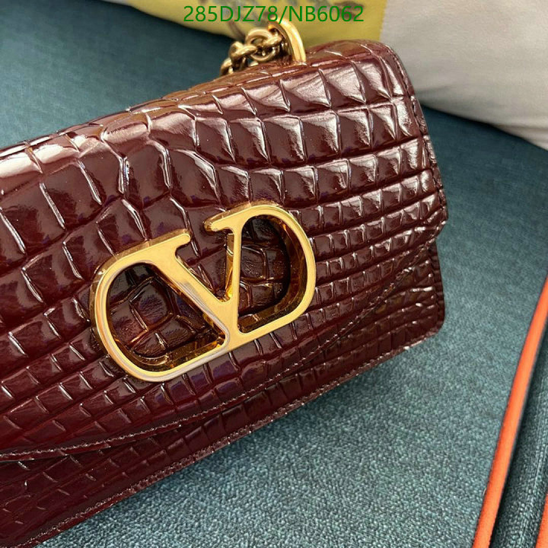 Valentino-Bag-Mirror Quality Code: NB6062 $: 285USD