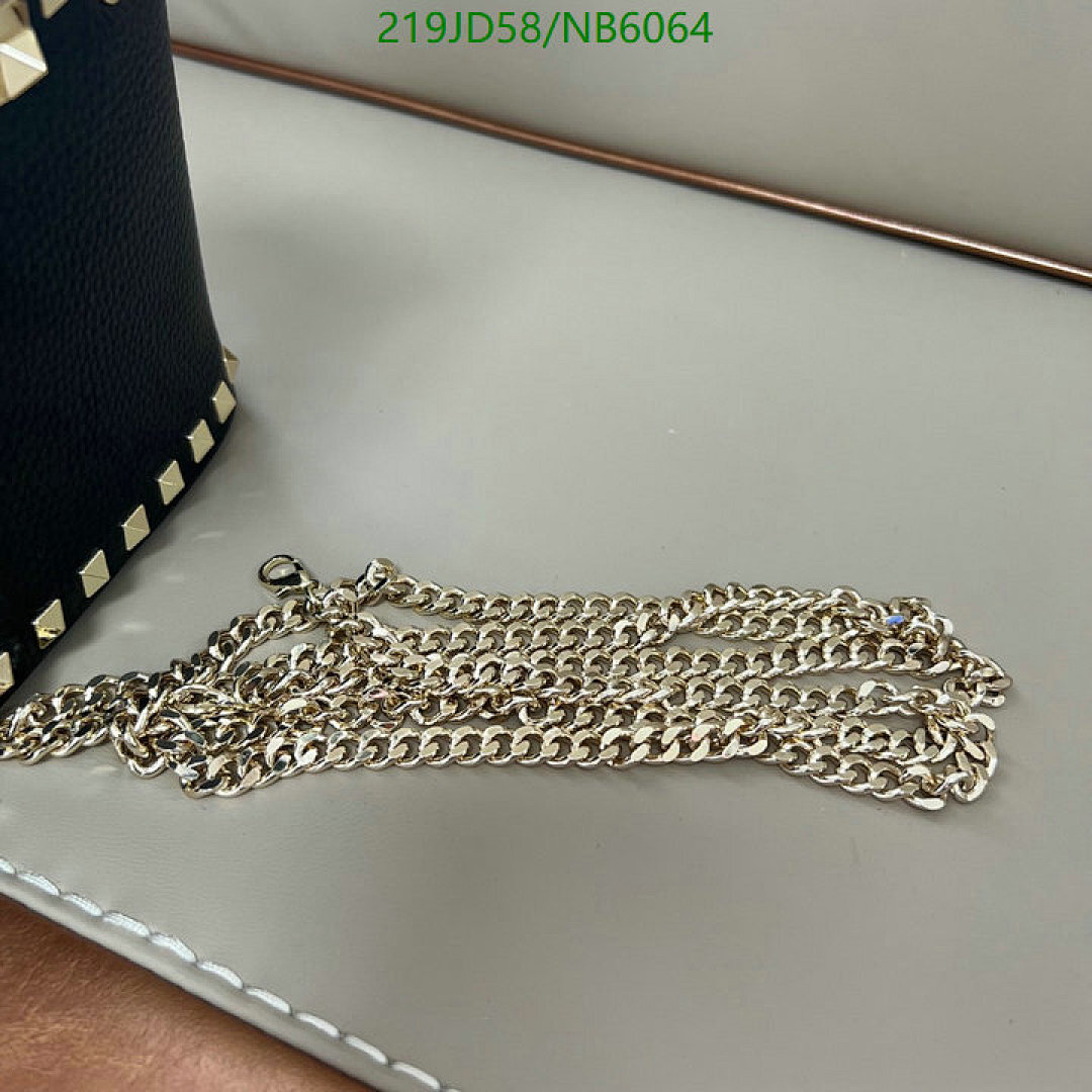 Valentino-Bag-Mirror Quality Code: NB6064 $: 219USD