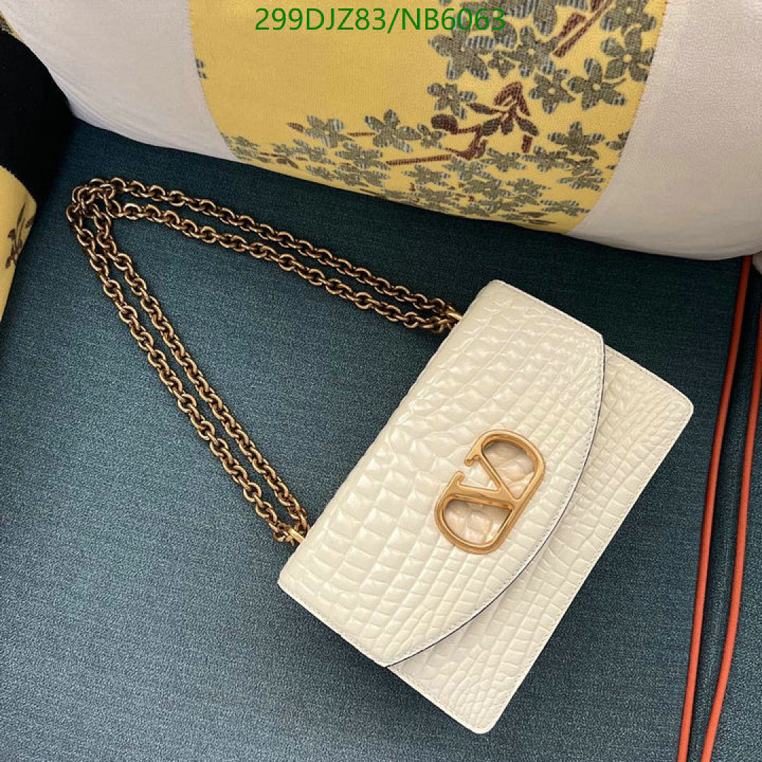 Valentino-Bag-Mirror Quality Code: NB6063 $: 299USD