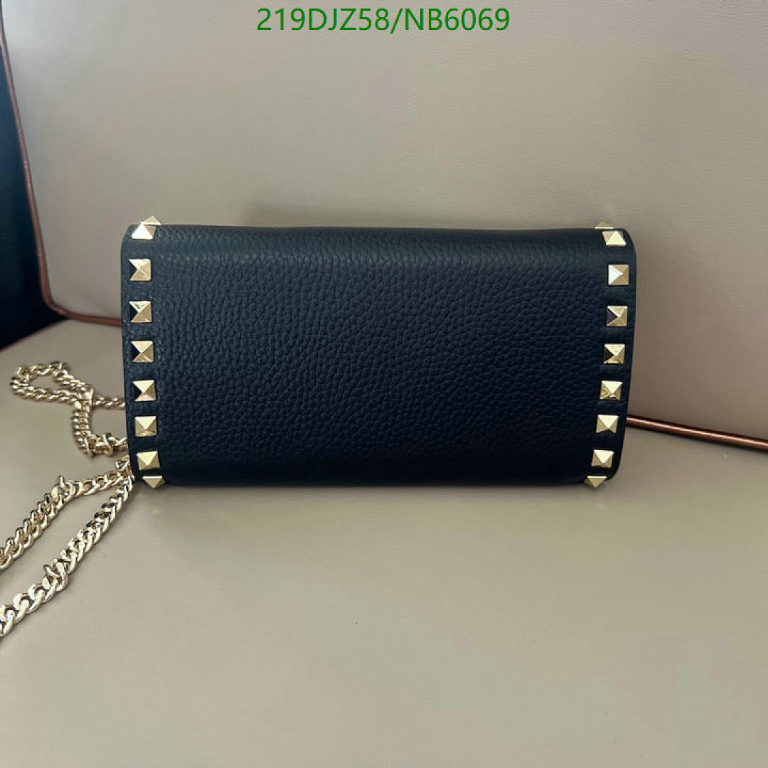 Valentino-Bag-Mirror Quality Code: NB6069 $: 219USD