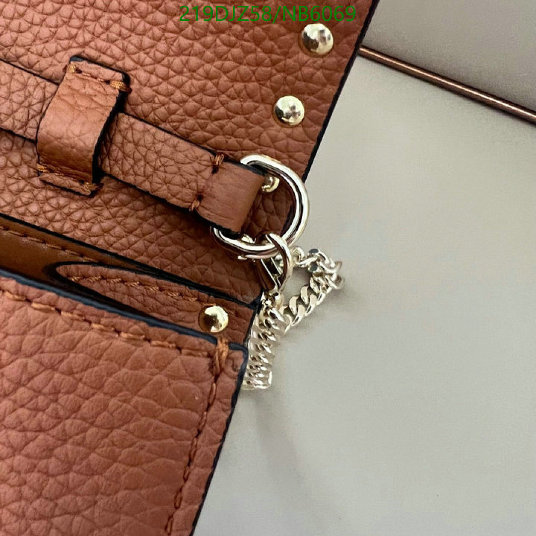 Valentino-Bag-Mirror Quality Code: NB6069 $: 219USD