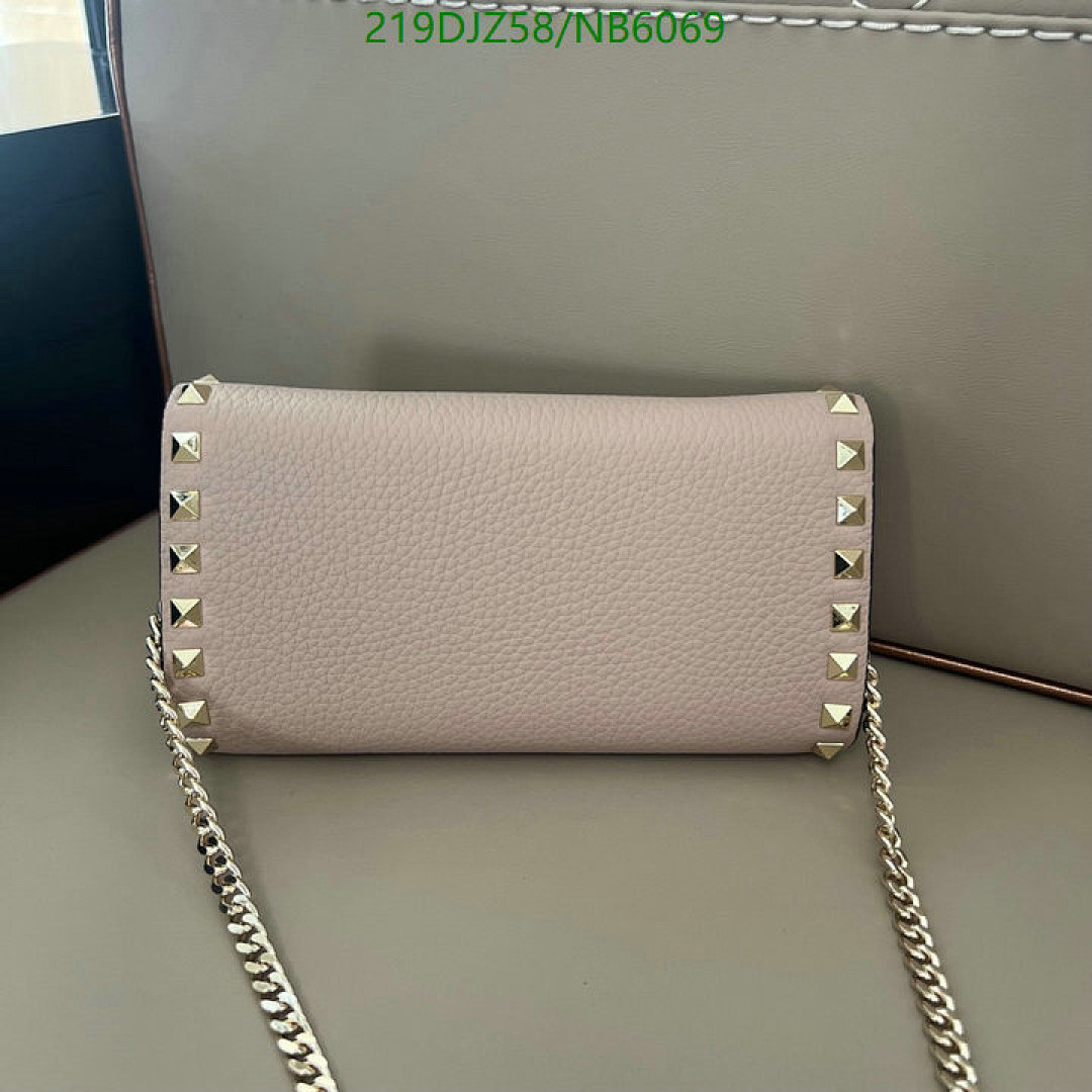 Valentino-Bag-Mirror Quality Code: NB6069 $: 219USD
