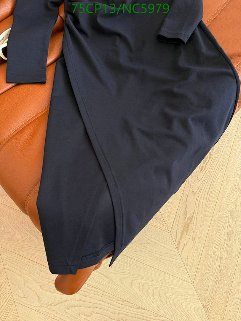 MIUMIU-Clothing Code: NC5979 $: 75USD