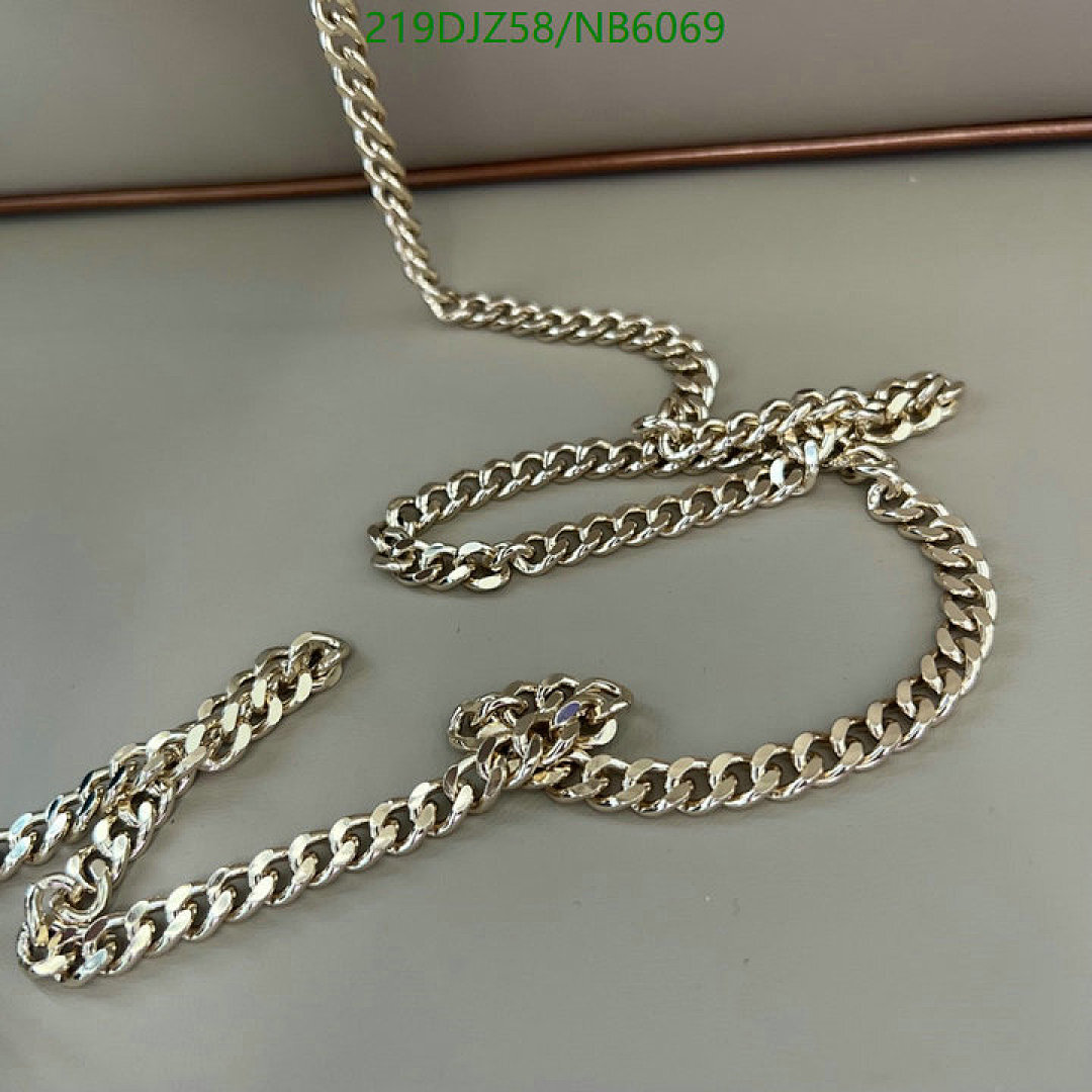 Valentino-Bag-Mirror Quality Code: NB6069 $: 219USD