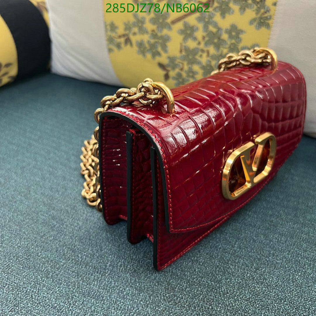 Valentino-Bag-Mirror Quality Code: NB6062 $: 285USD