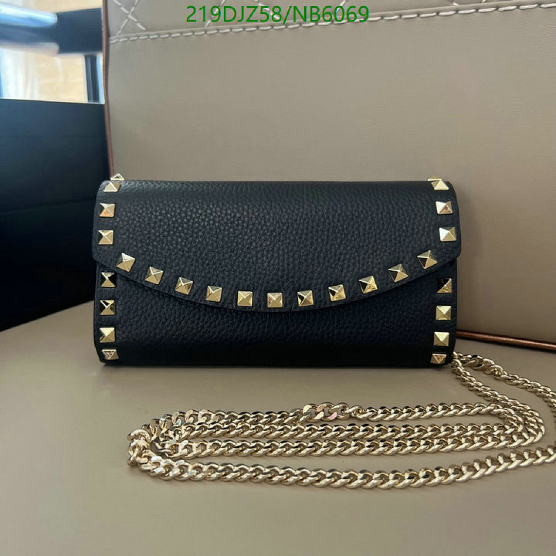 Valentino-Bag-Mirror Quality Code: NB6069 $: 219USD