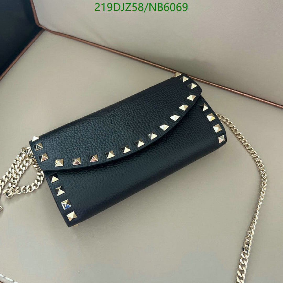 Valentino-Bag-Mirror Quality Code: NB6069 $: 219USD