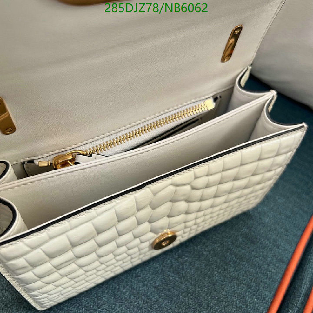 Valentino-Bag-Mirror Quality Code: NB6062 $: 285USD