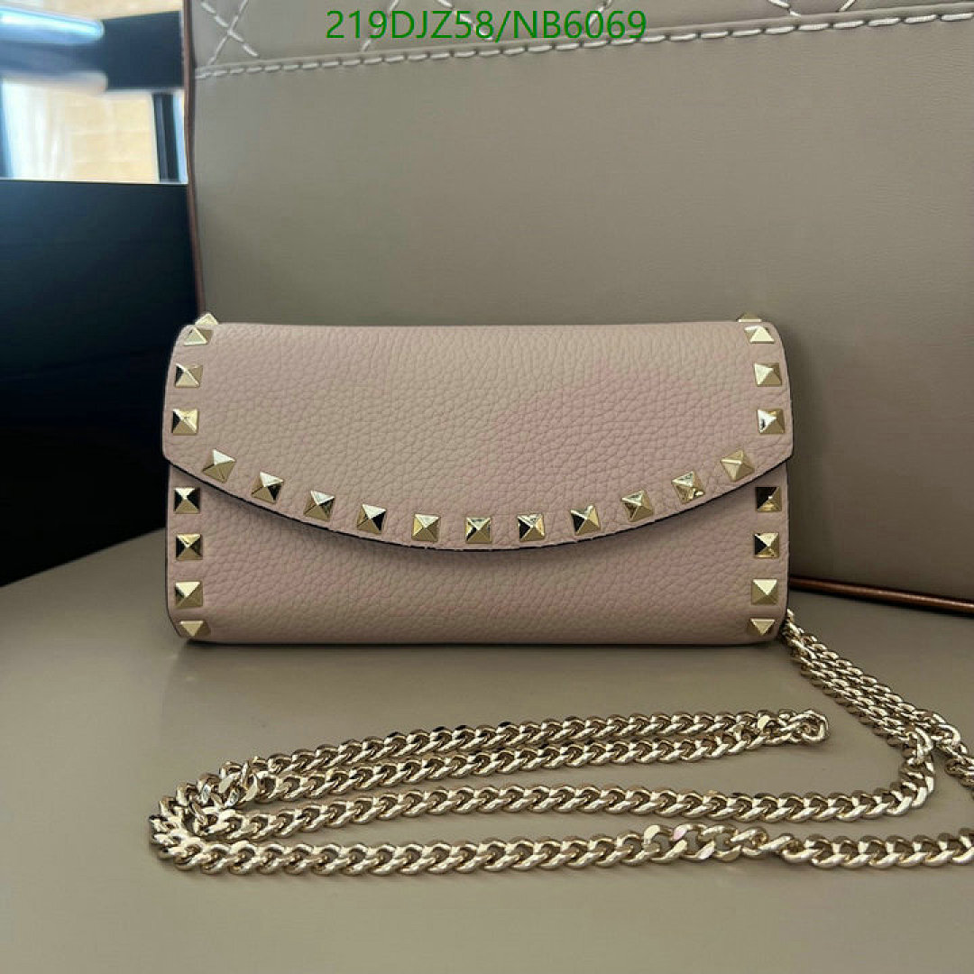 Valentino-Bag-Mirror Quality Code: NB6069 $: 219USD