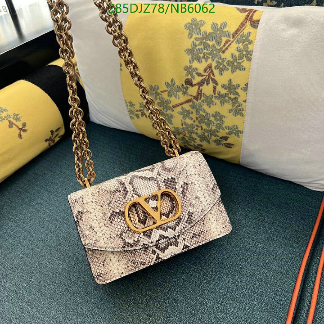 Valentino-Bag-Mirror Quality Code: NB6062 $: 285USD