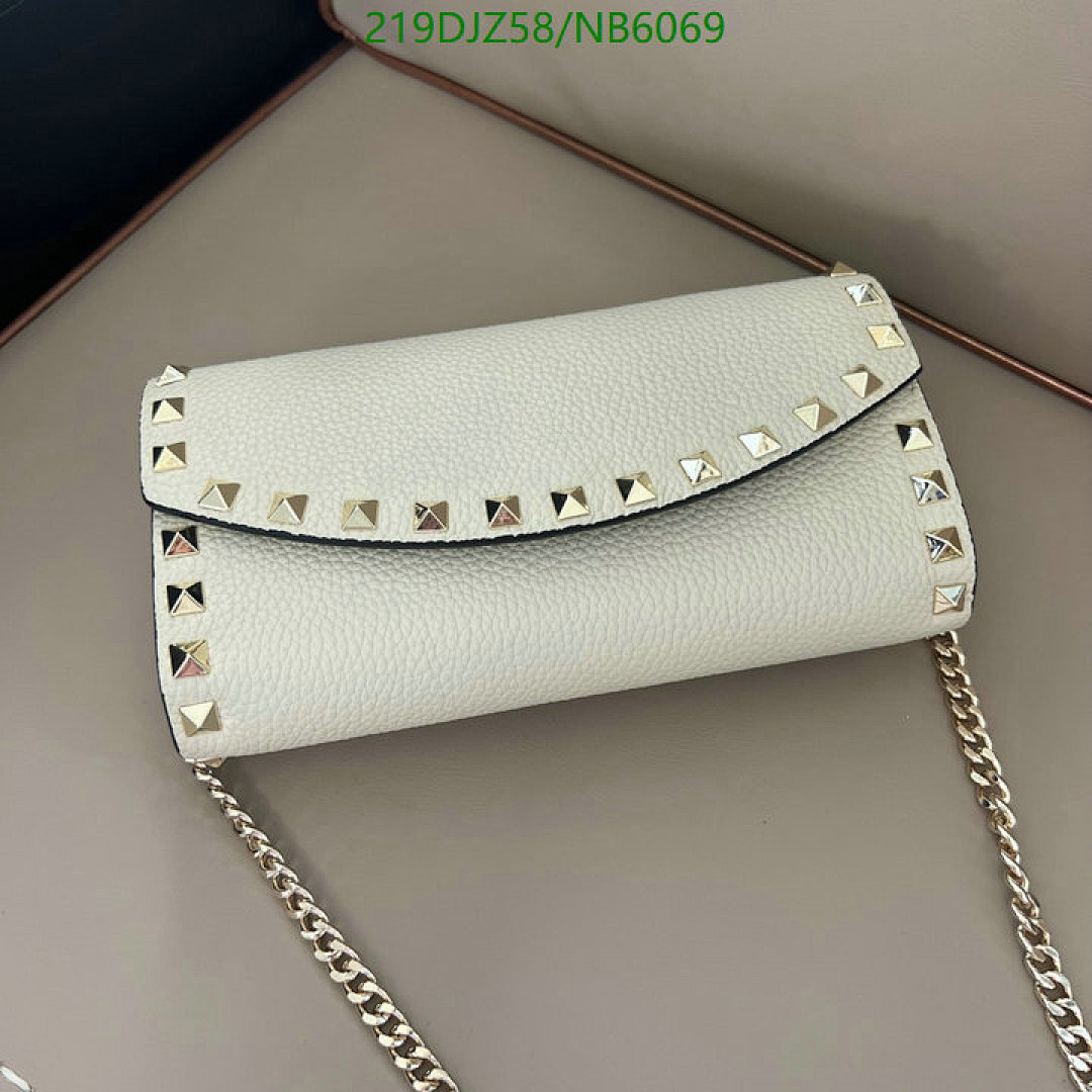 Valentino-Bag-Mirror Quality Code: NB6069 $: 219USD