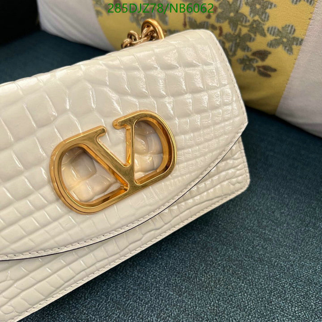 Valentino-Bag-Mirror Quality Code: NB6062 $: 285USD