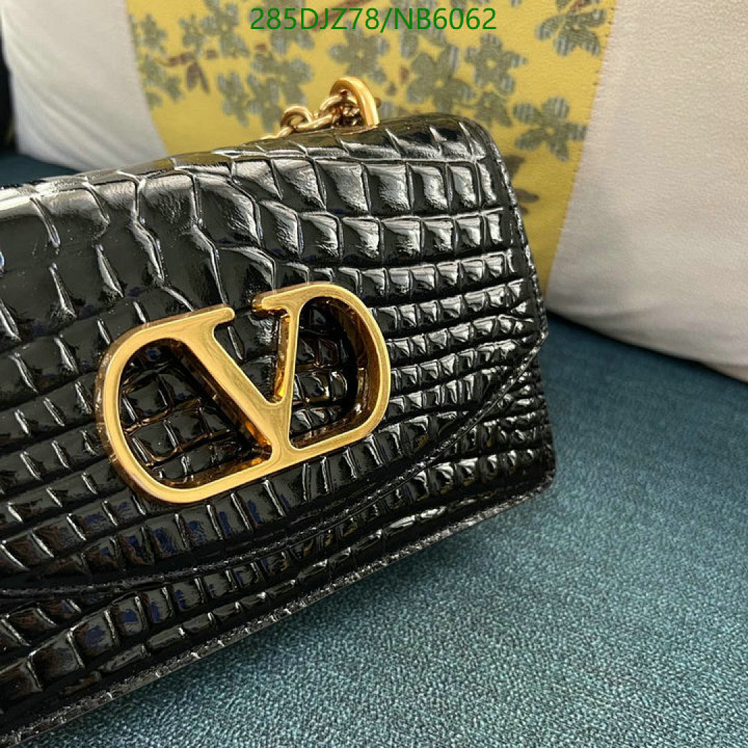 Valentino-Bag-Mirror Quality Code: NB6062 $: 285USD