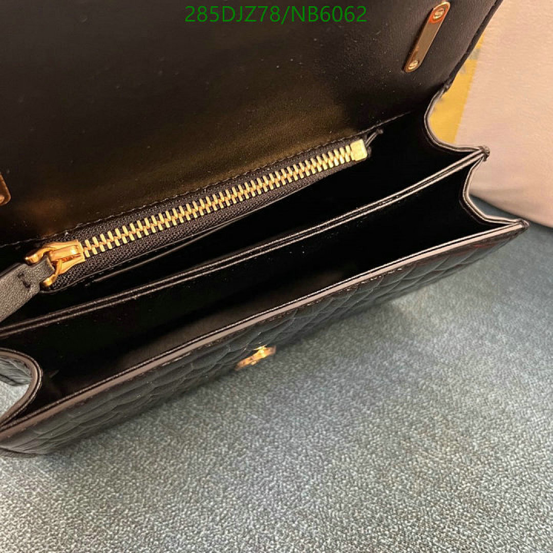 Valentino-Bag-Mirror Quality Code: NB6062 $: 285USD