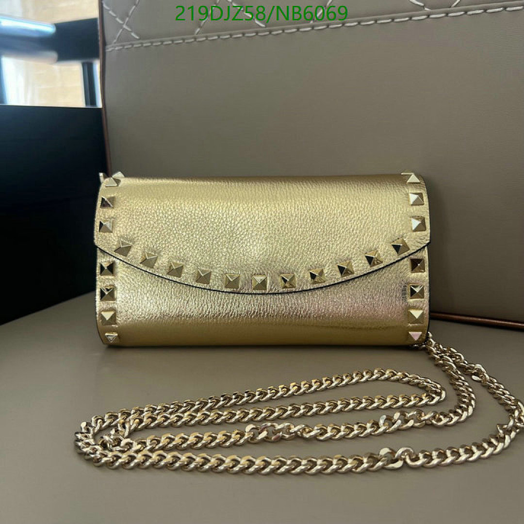 Valentino-Bag-Mirror Quality Code: NB6069 $: 219USD