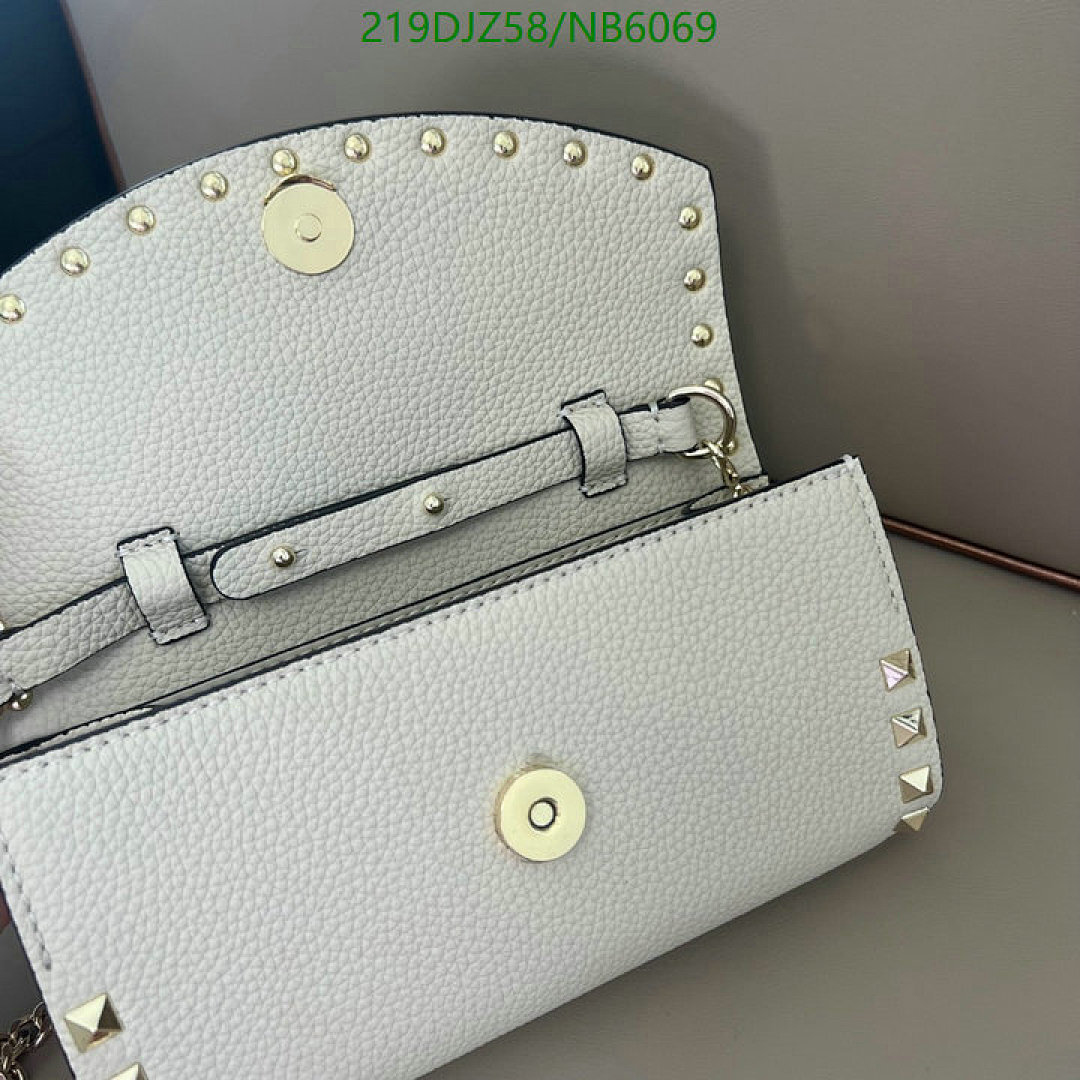 Valentino-Bag-Mirror Quality Code: NB6069 $: 219USD