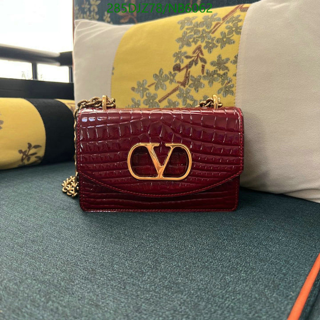 Valentino-Bag-Mirror Quality Code: NB6062 $: 285USD