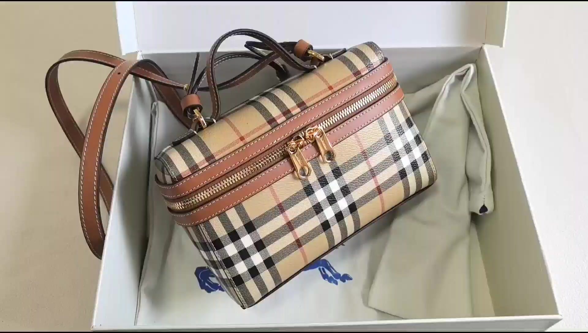 Burberry-Bag-Mirror Quality Code: NB6051 $: 199USD
