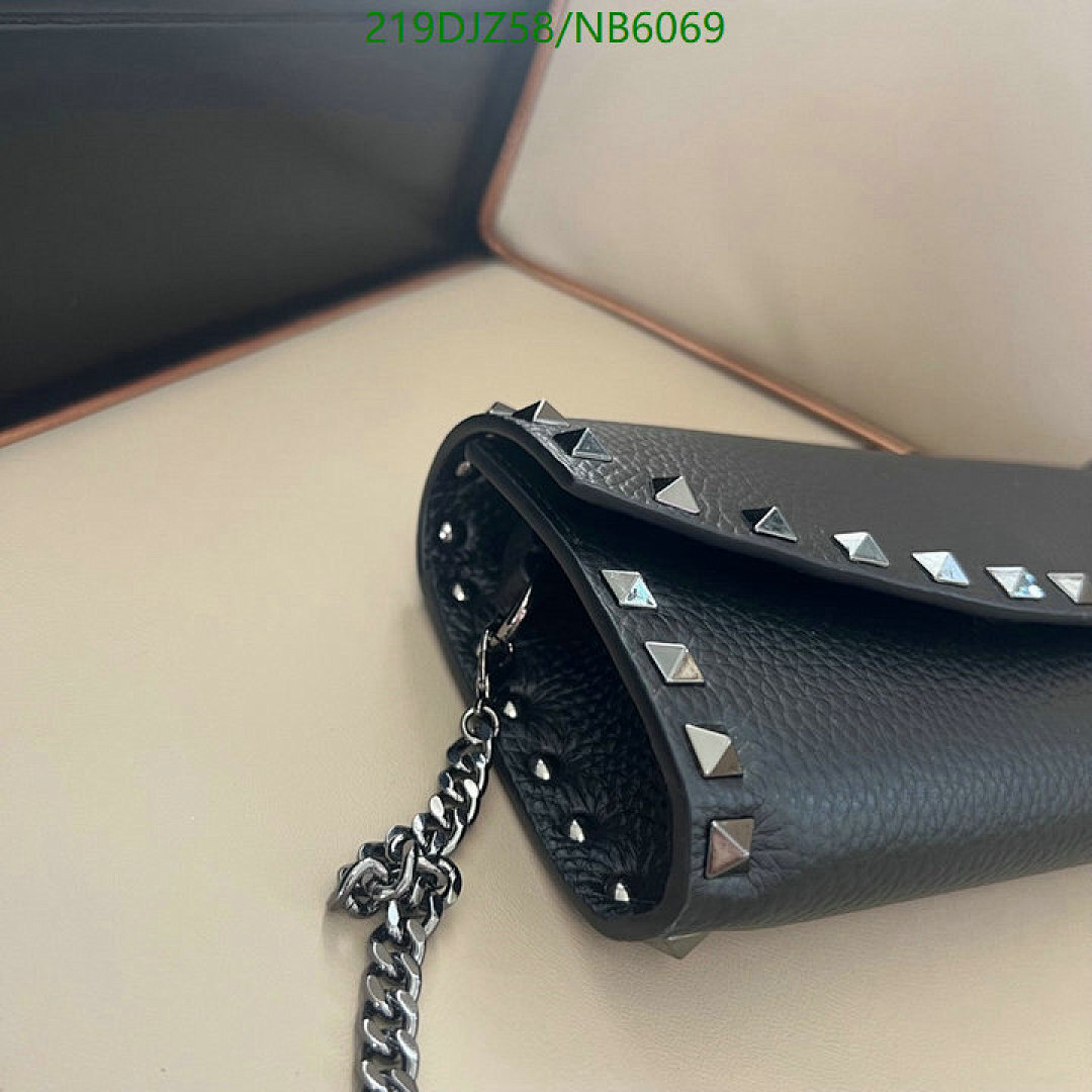 Valentino-Bag-Mirror Quality Code: NB6069 $: 219USD