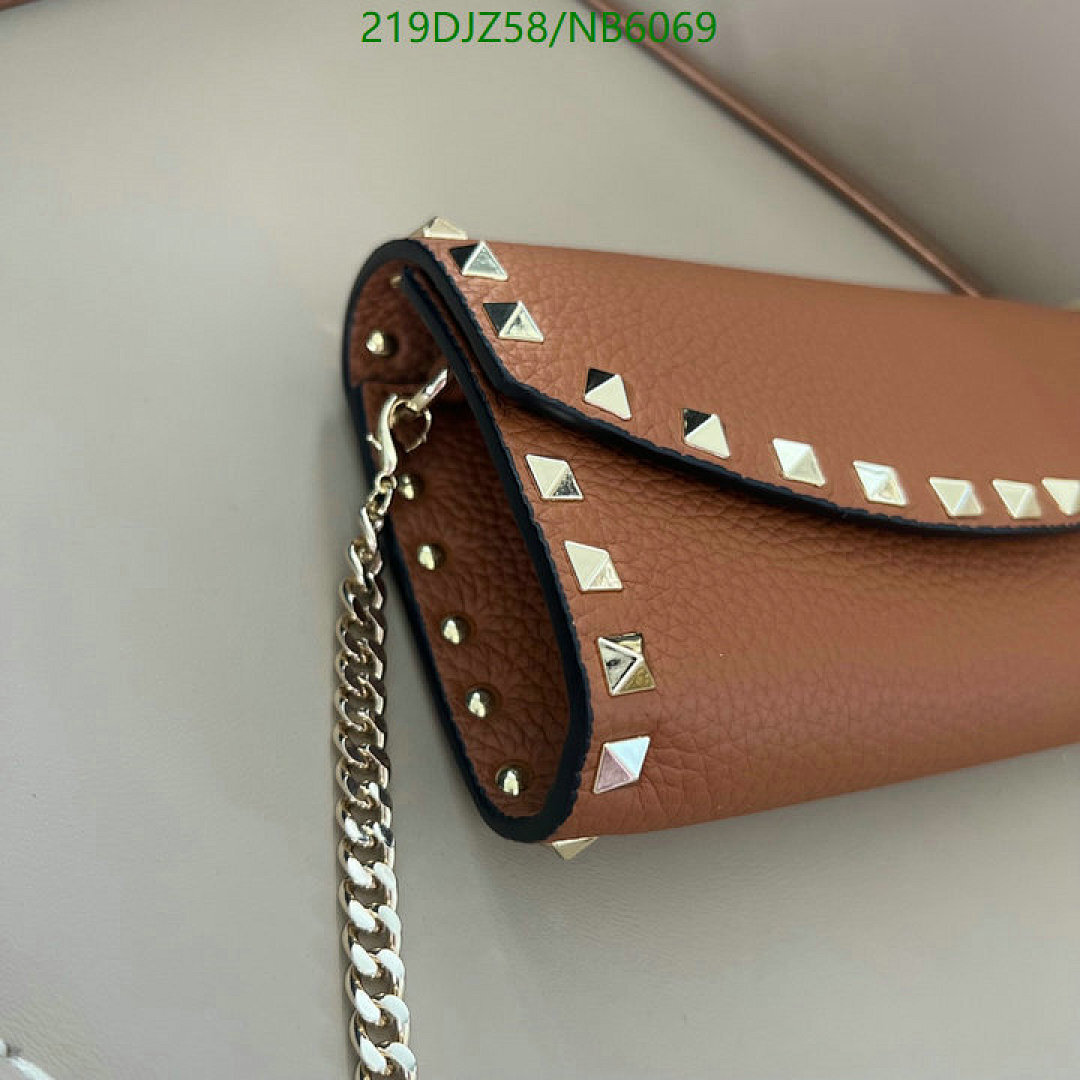 Valentino-Bag-Mirror Quality Code: NB6069 $: 219USD
