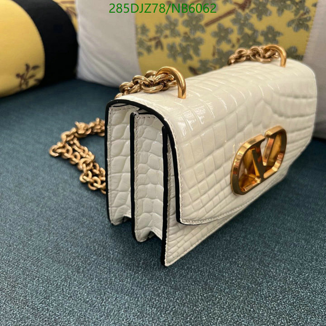 Valentino-Bag-Mirror Quality Code: NB6062 $: 285USD