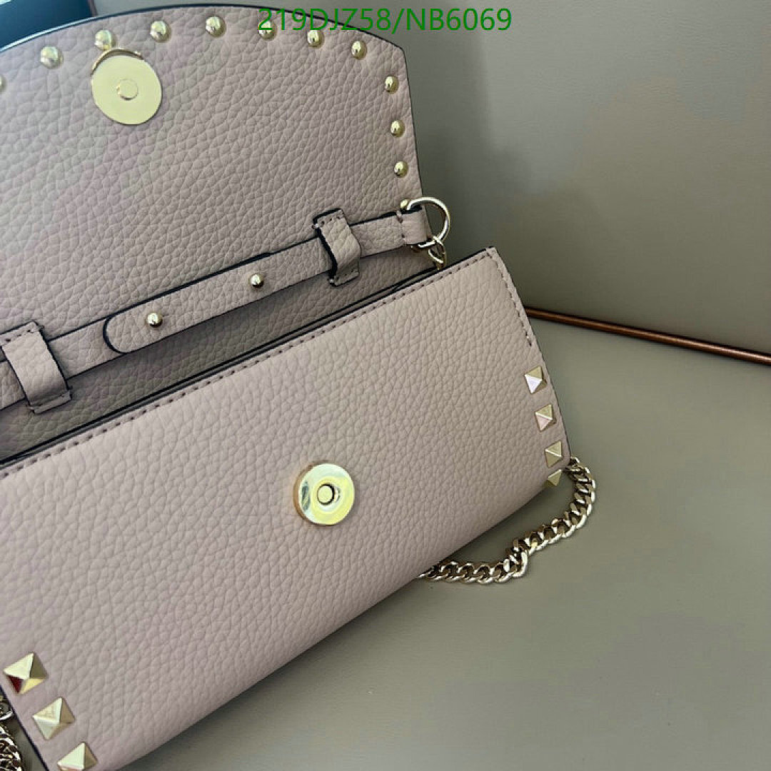 Valentino-Bag-Mirror Quality Code: NB6069 $: 219USD