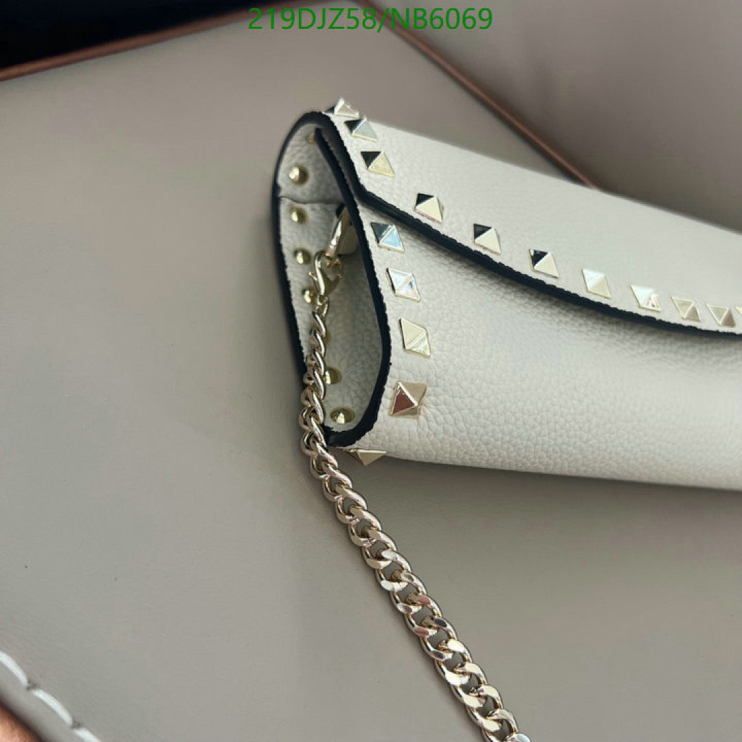 Valentino-Bag-Mirror Quality Code: NB6069 $: 219USD