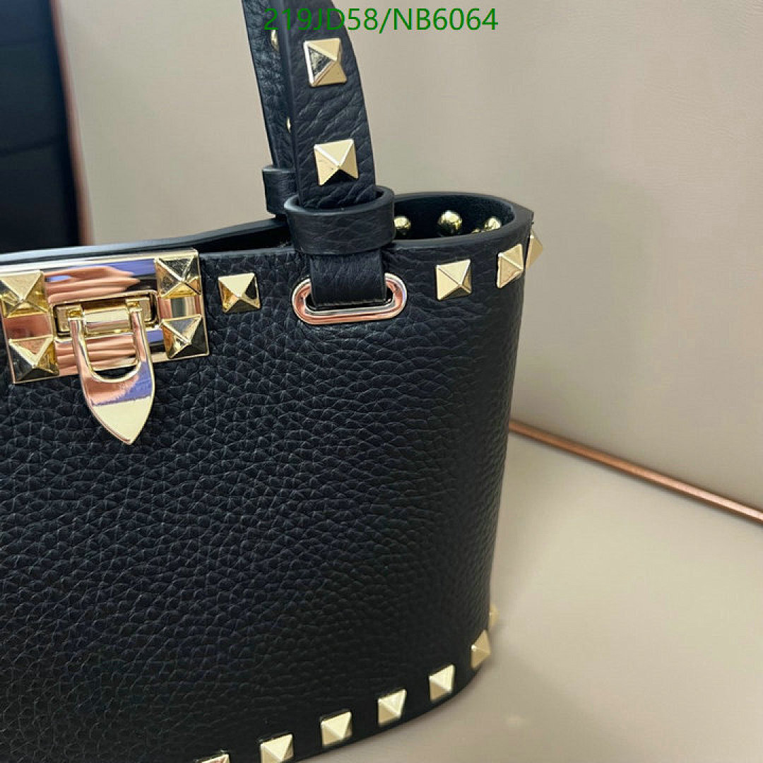 Valentino-Bag-Mirror Quality Code: NB6064 $: 219USD