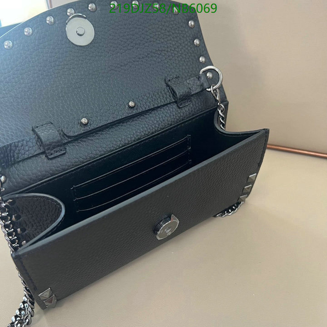 Valentino-Bag-Mirror Quality Code: NB6069 $: 219USD