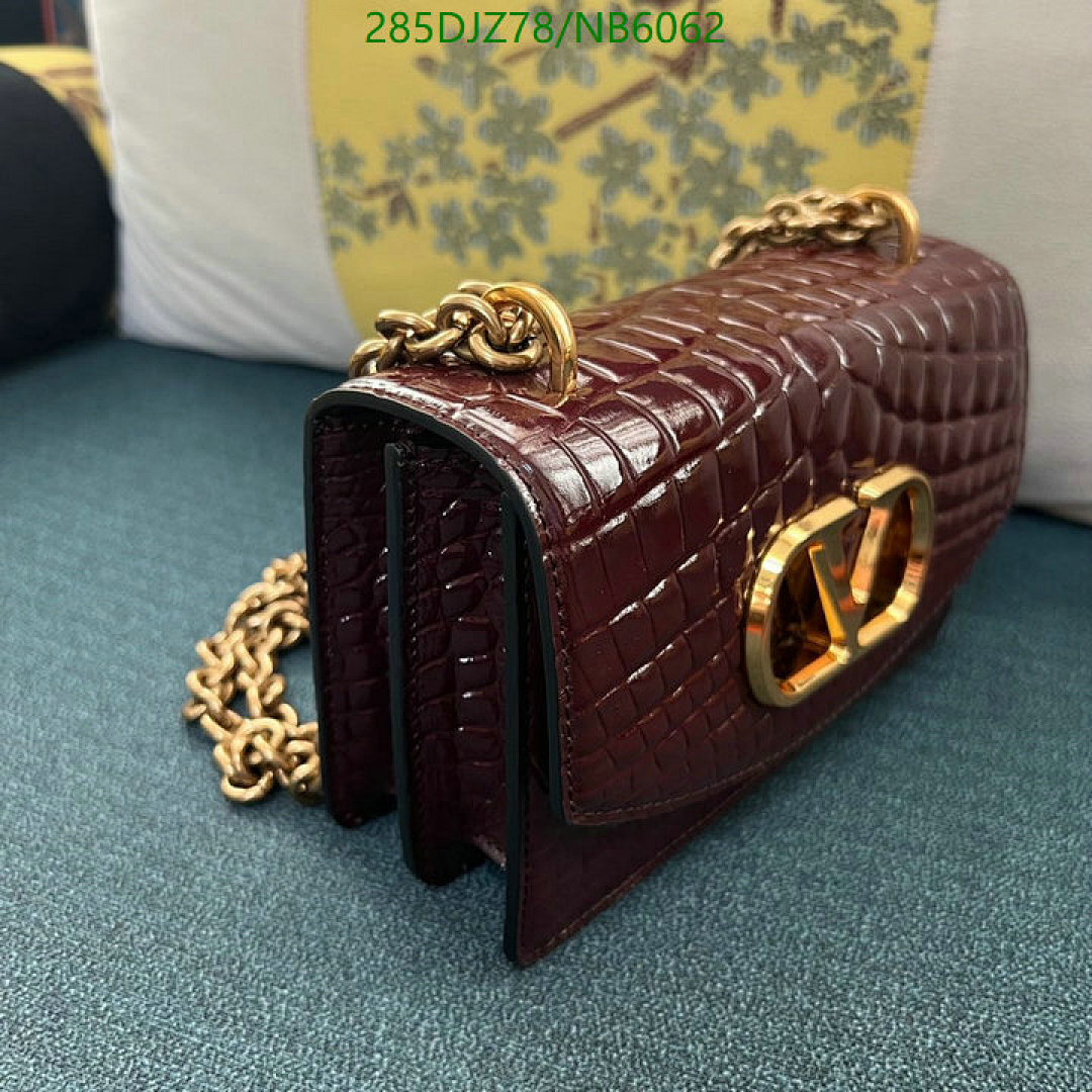 Valentino-Bag-Mirror Quality Code: NB6062 $: 285USD