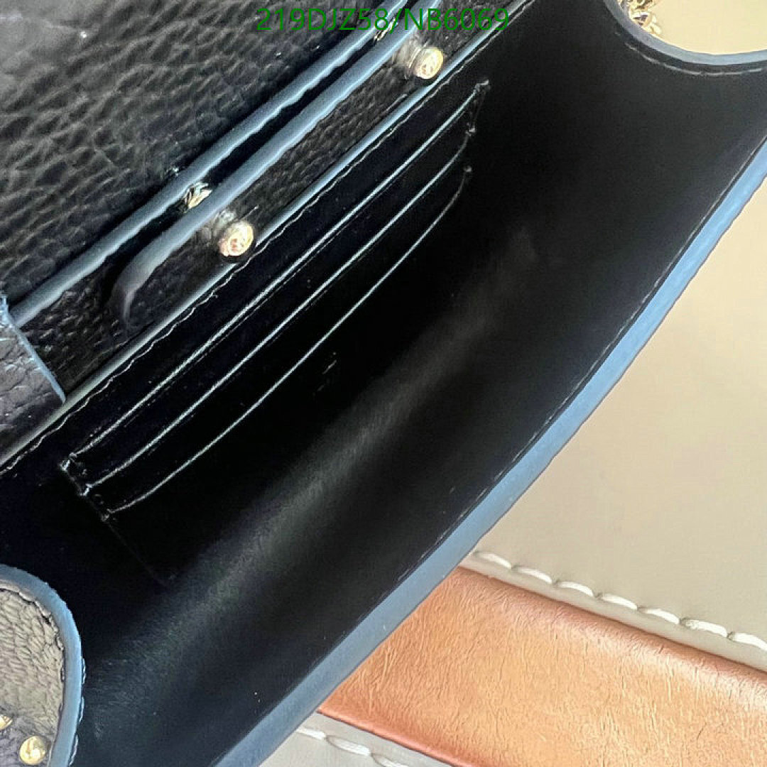 Valentino-Bag-Mirror Quality Code: NB6069 $: 219USD