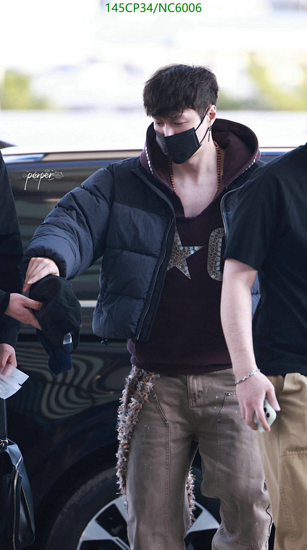 Alexander Wang-Down jacket Women Code: NC6006 $: 145USD