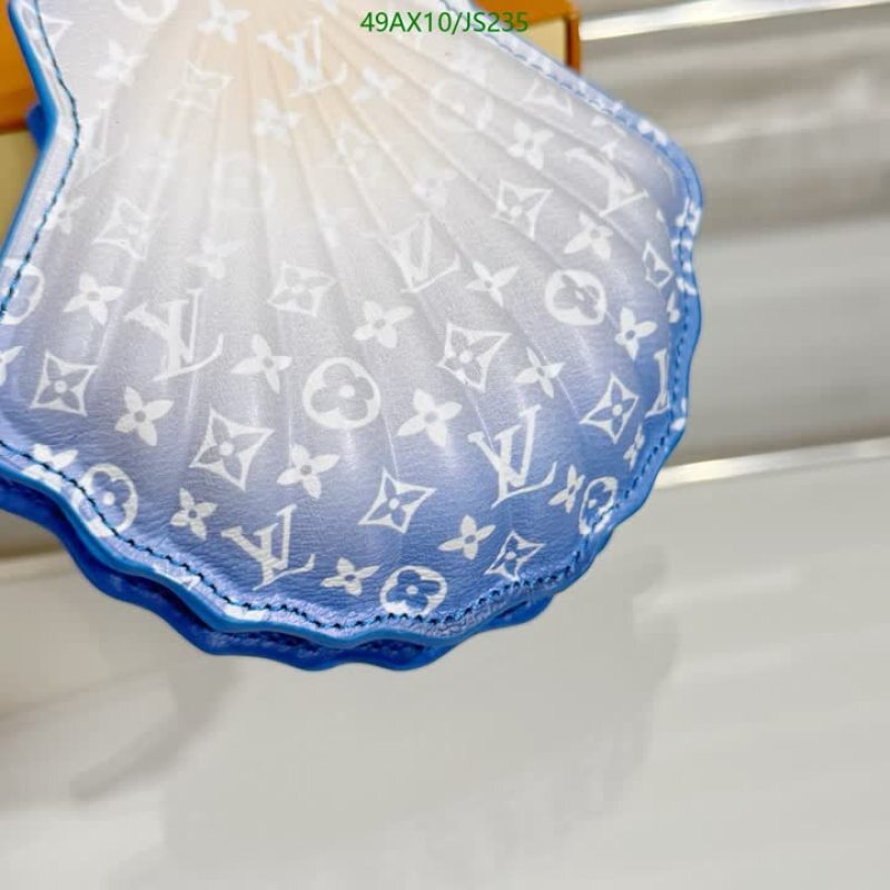 LV-Key pendant Code: JS235 $: 49USD