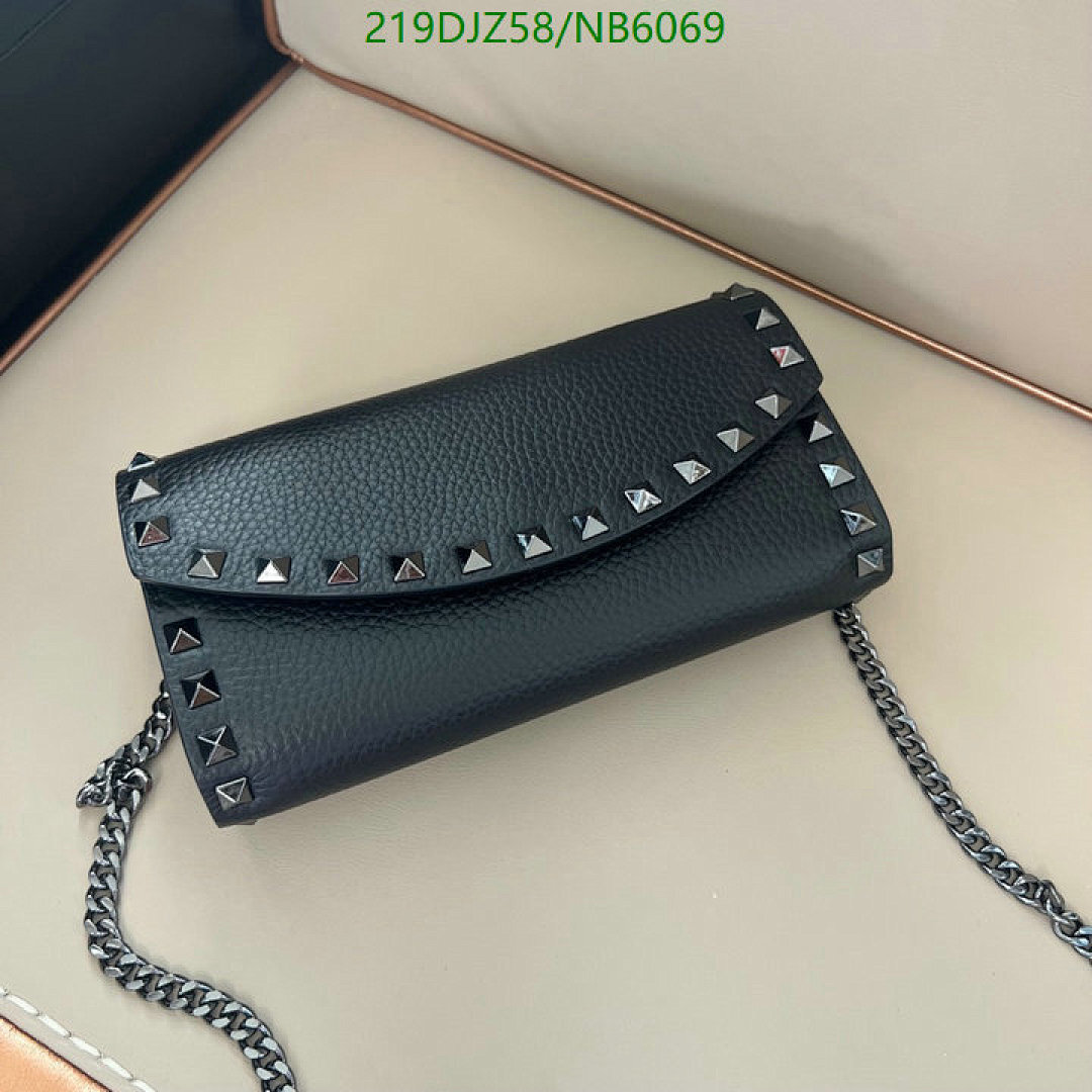 Valentino-Bag-Mirror Quality Code: NB6069 $: 219USD