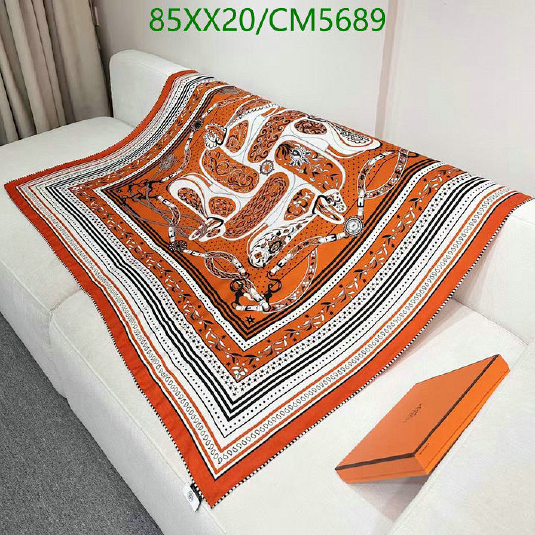 Hermes-Scarf Code: CM5689 $: 85USD
