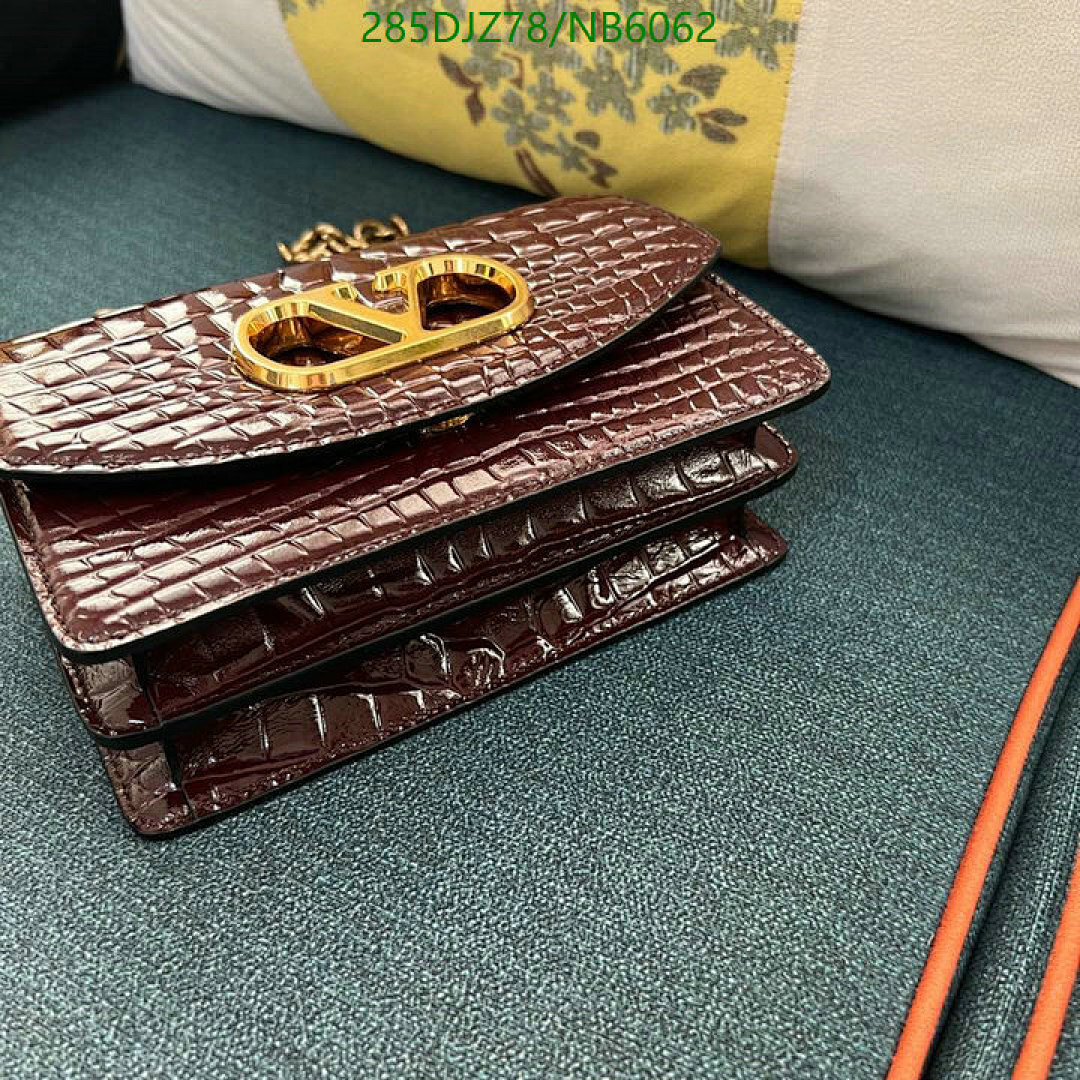 Valentino-Bag-Mirror Quality Code: NB6062 $: 285USD