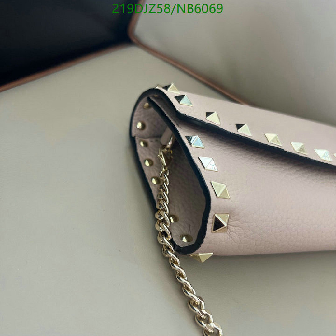 Valentino-Bag-Mirror Quality Code: NB6069 $: 219USD
