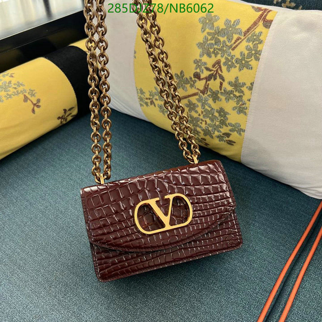 Valentino-Bag-Mirror Quality Code: NB6062 $: 285USD