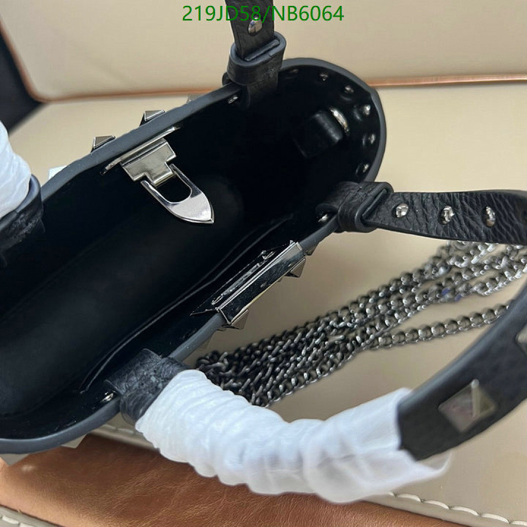 Valentino-Bag-Mirror Quality Code: NB6064 $: 219USD