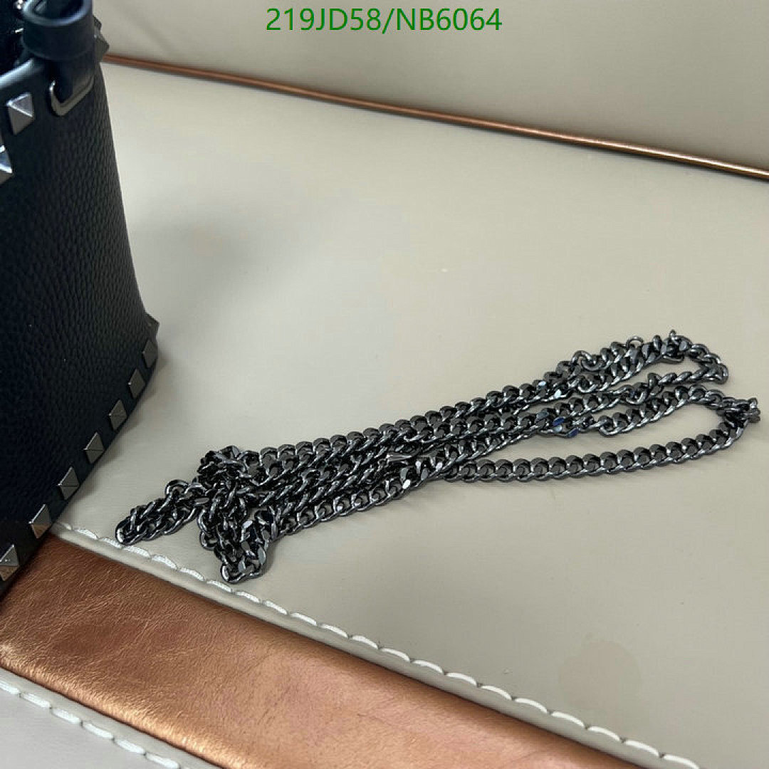 Valentino-Bag-Mirror Quality Code: NB6064 $: 219USD