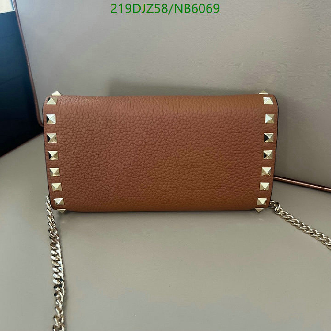 Valentino-Bag-Mirror Quality Code: NB6069 $: 219USD